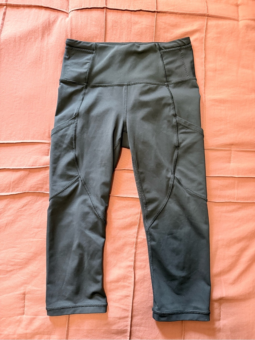 Lululemon athletica XS Black High-Rise Capri Leggings